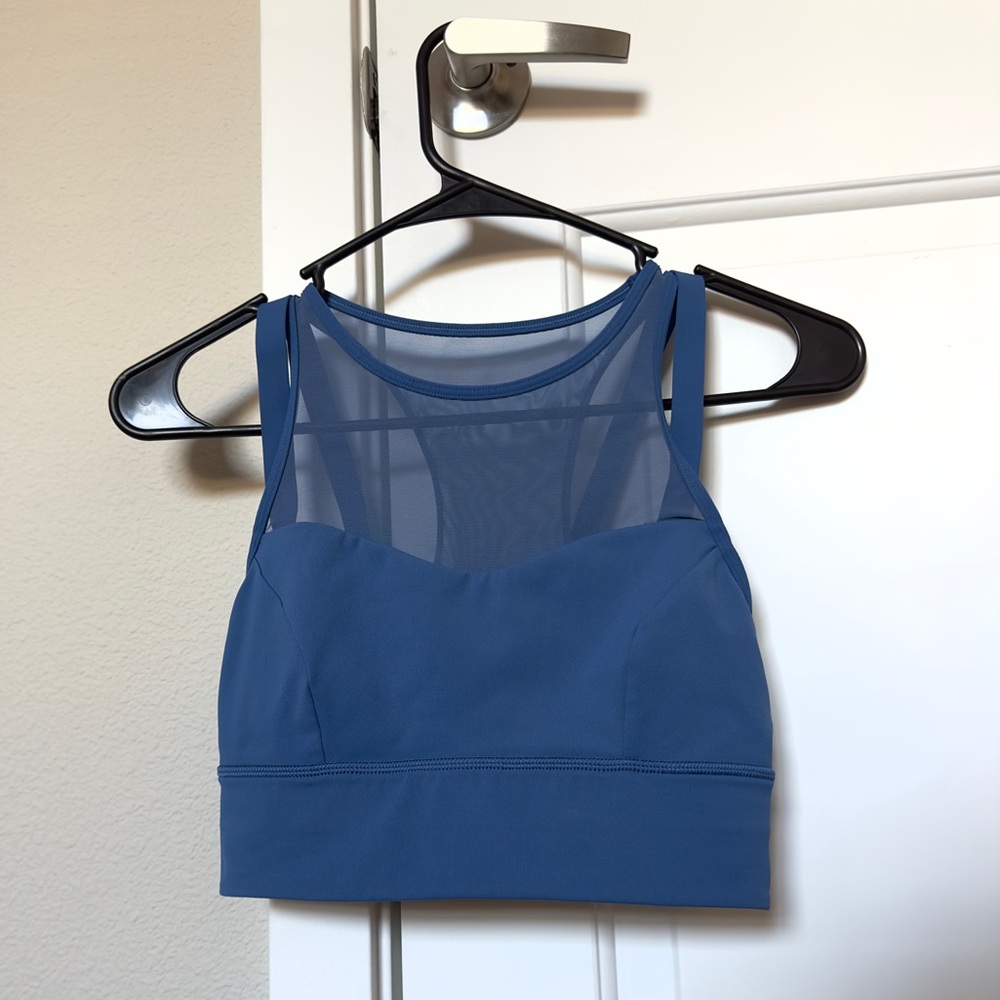 Lululemon size 4 sports bra